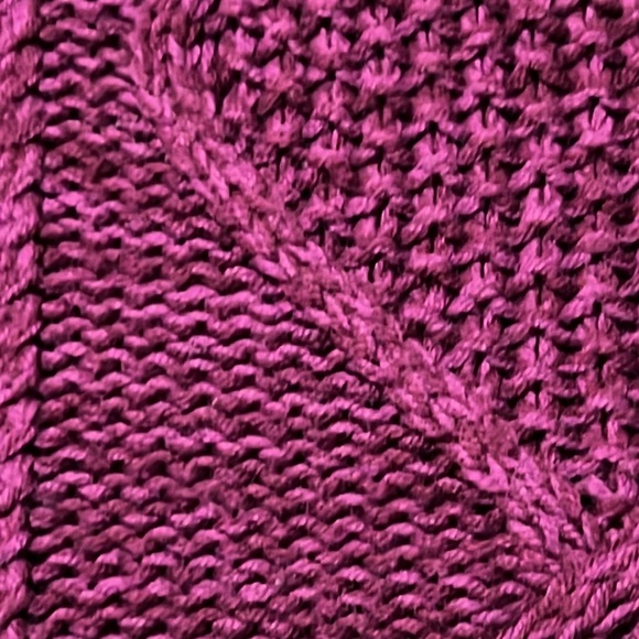 ⭐️ OLD NAVY Fuchsia Cable Knit Sweater ⭐️ - Picture 3 of 7